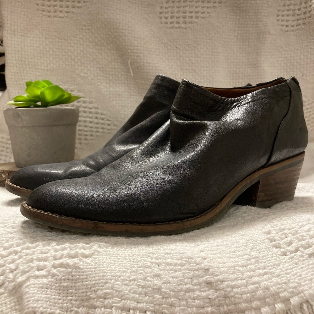 Lucky brand low cut booties black size 7.5